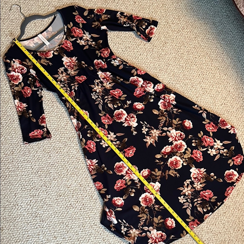 Honeyme Floral Midi Dress - Picture 6 of 8